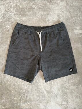 Vuori Kore Shorts 7.5” Lined Men’s Medium In Gray Running Performance